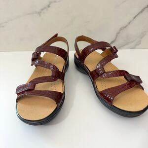 Revere Women Miami Red Croc Sandals Size 7 Leather Comfort Support Strap Summer